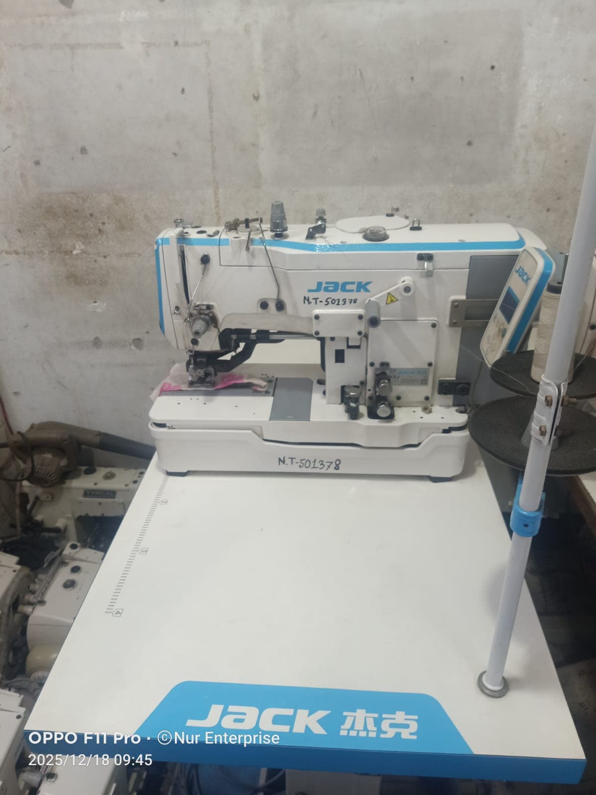 Buttonhole Machine